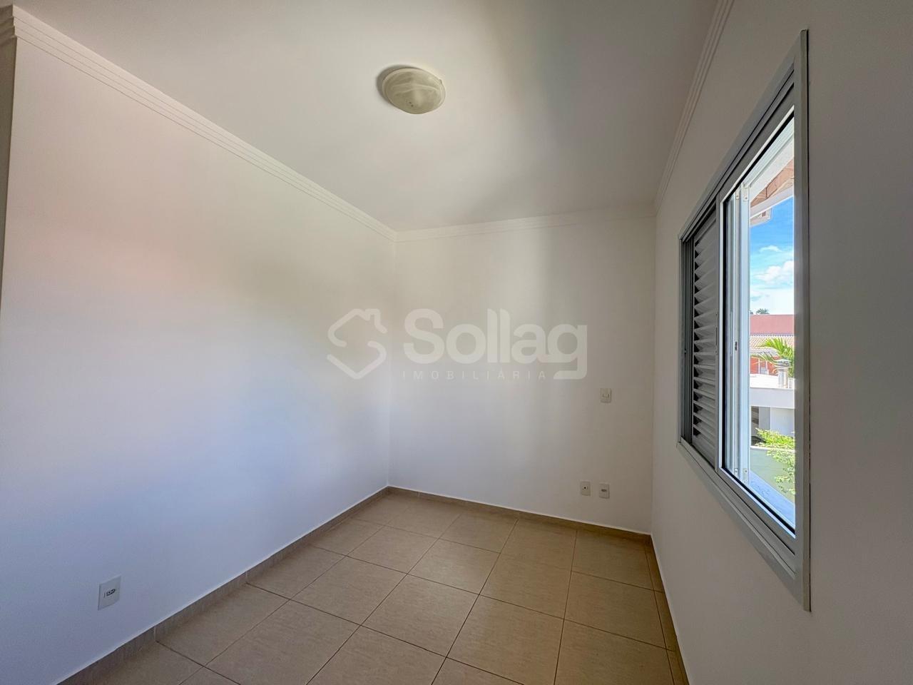 Casa em condomínio para aluguel no Pinheirinho: 