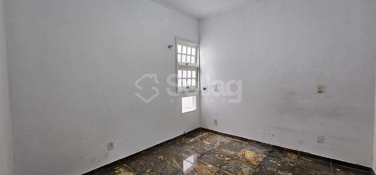 Casa à venda no Centro: 