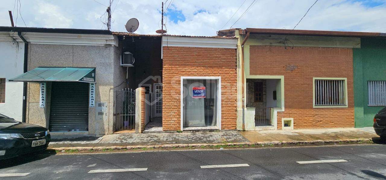 Casa à venda no Centro: 