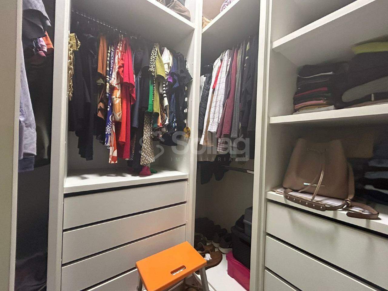 Casa em condomínio à venda no Condomínio Via Castelli: 