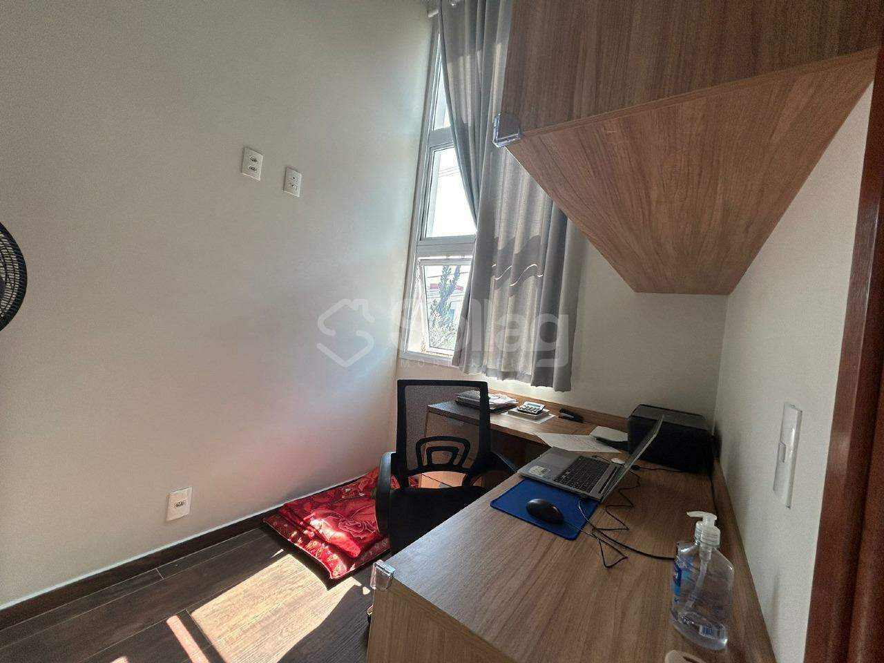 Casa em condomínio à venda no Condomínio Via Castelli: 