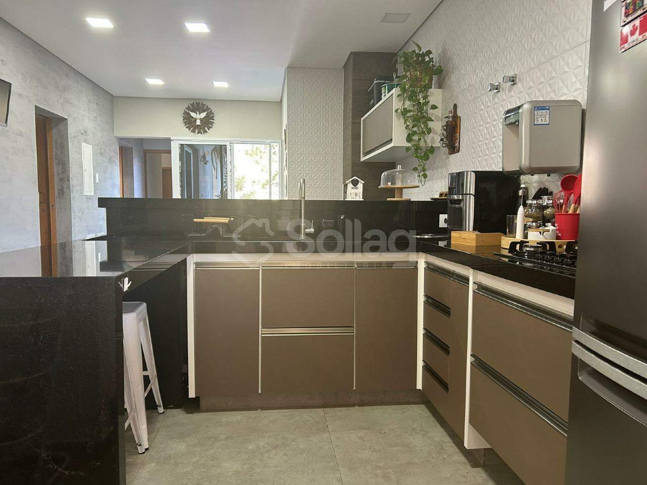 Casa em condomínio à venda no Condomínio Via Castelli: 