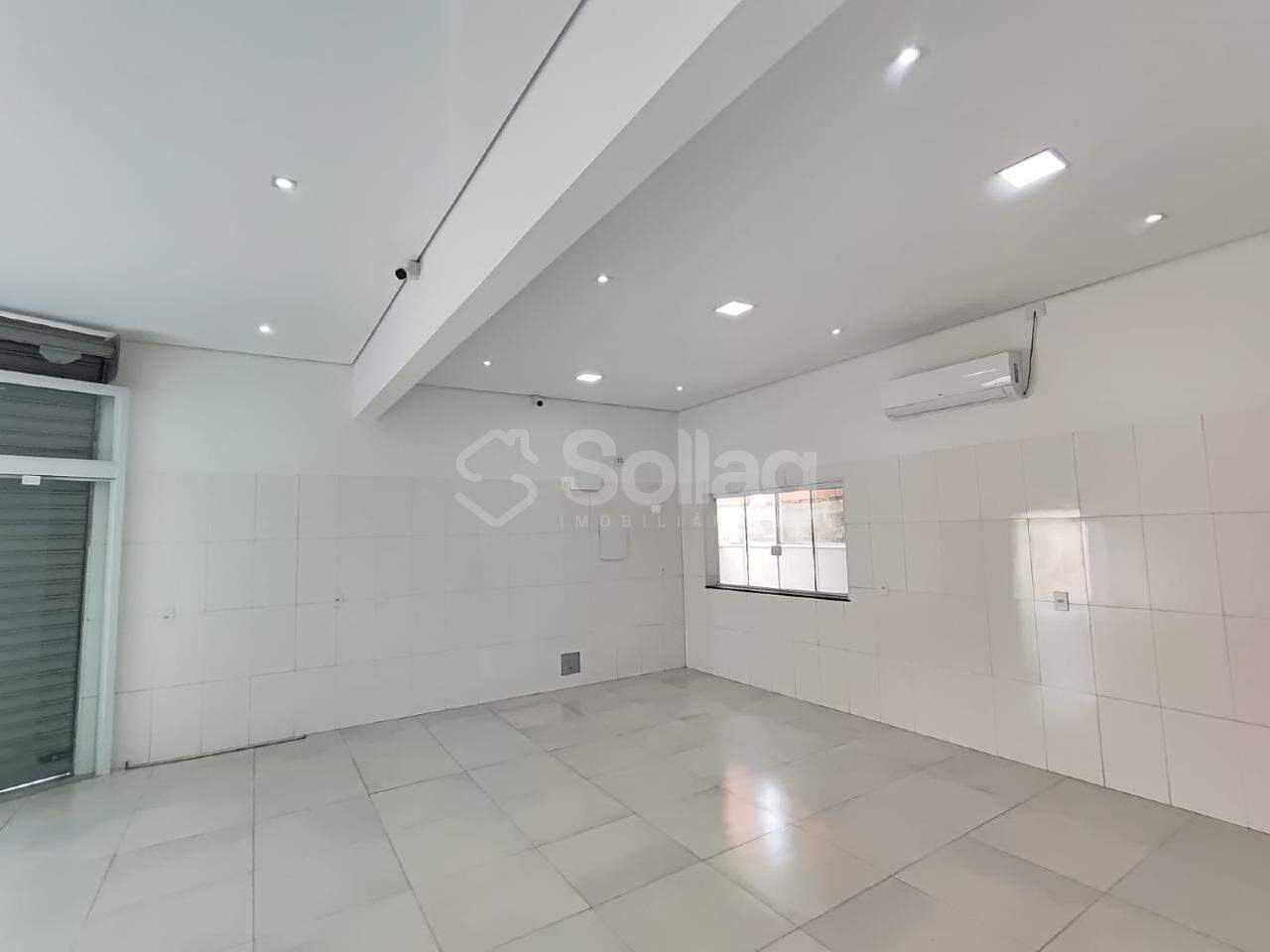 Salão para aluguel no Parque dos Pinheirinhos: