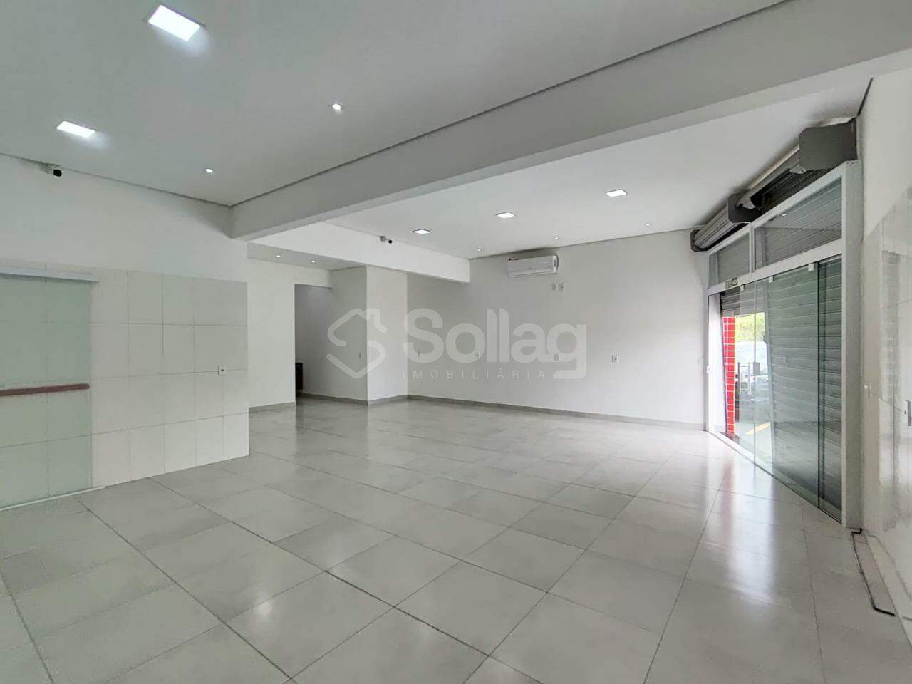 Salão para aluguel no Parque dos Pinheirinhos: