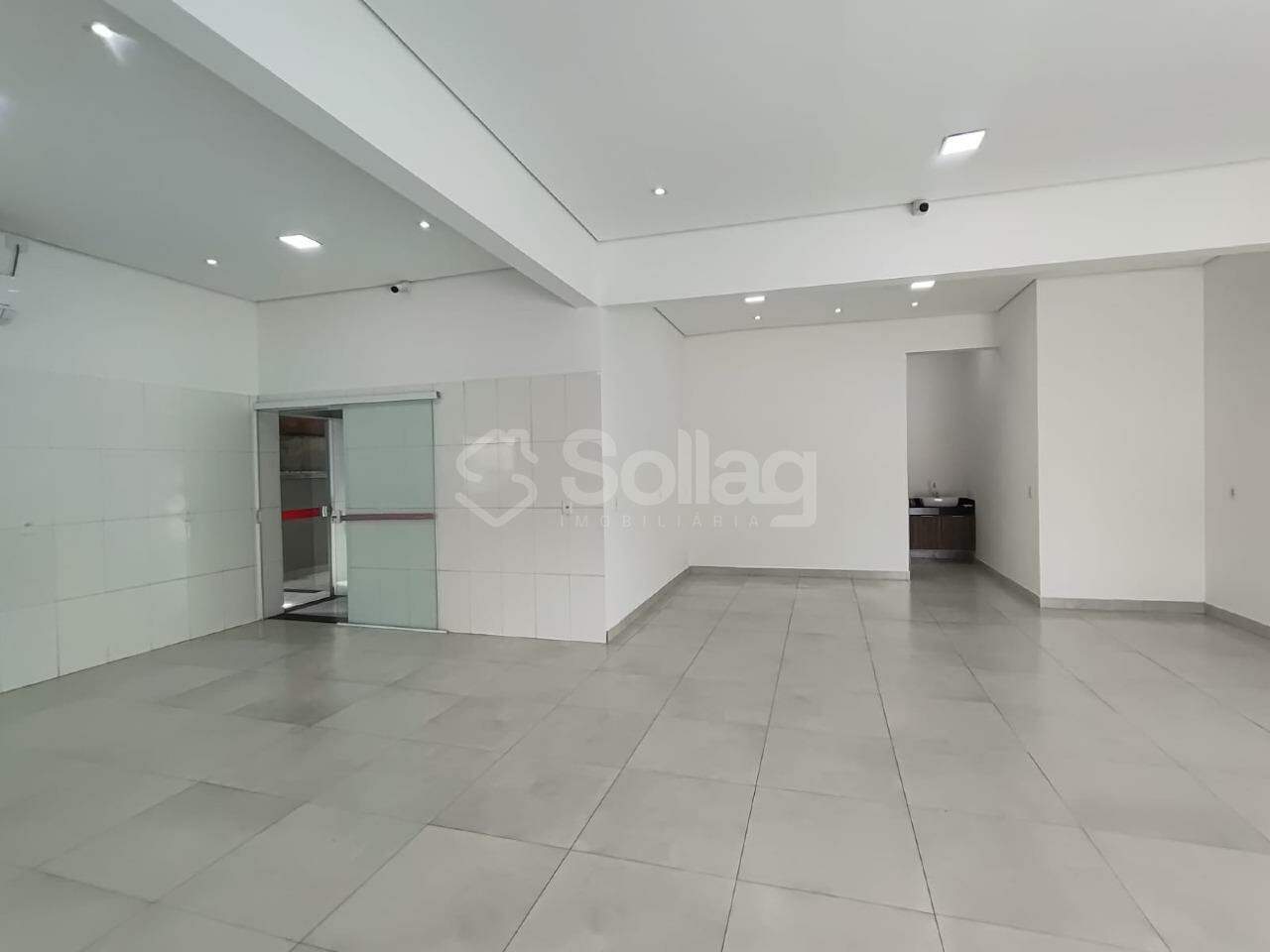 Salão para aluguel no Parque dos Pinheirinhos: