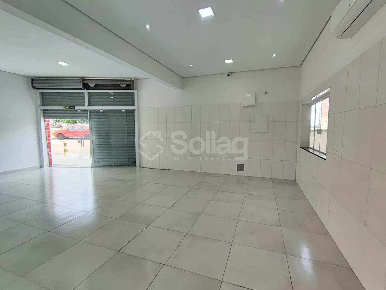 Salão para aluguel no Parque dos Pinheirinhos: