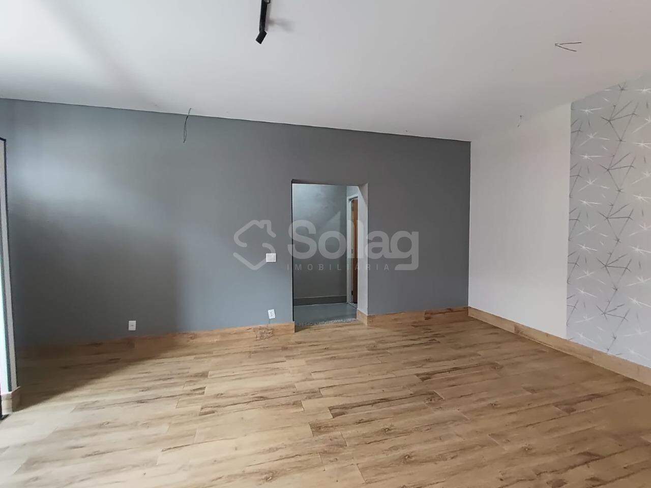 Sala para aluguel no Centro: 