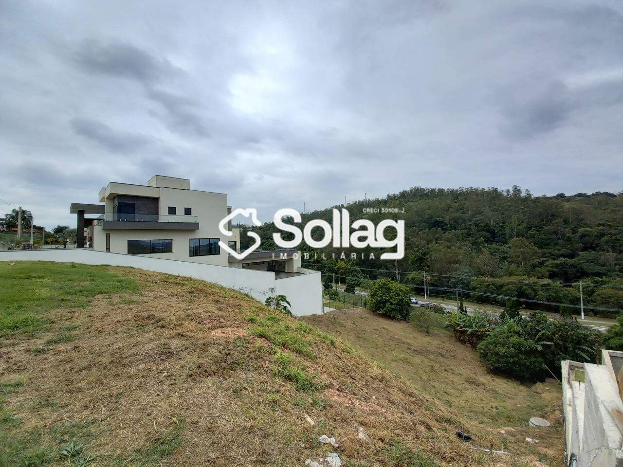 Terreno em condomínio à venda no Condomínio Sol Vinhedo Village: 