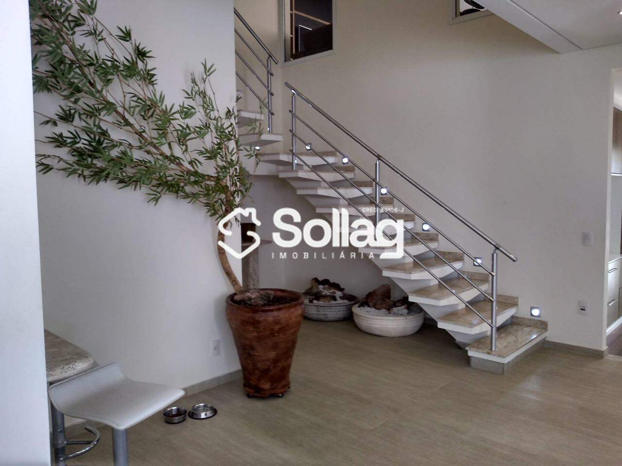 Casa em condomínio à venda no Condomínio Jardim Paulista 2: 