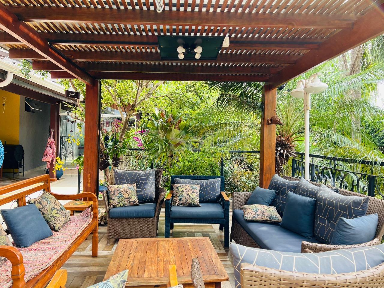 Casa em condomínio à venda no Condomínio Colina dos Coqueiros: 