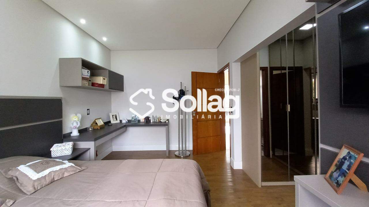 Casa em condomínio à venda no Condomínio Villa Lombarda: 