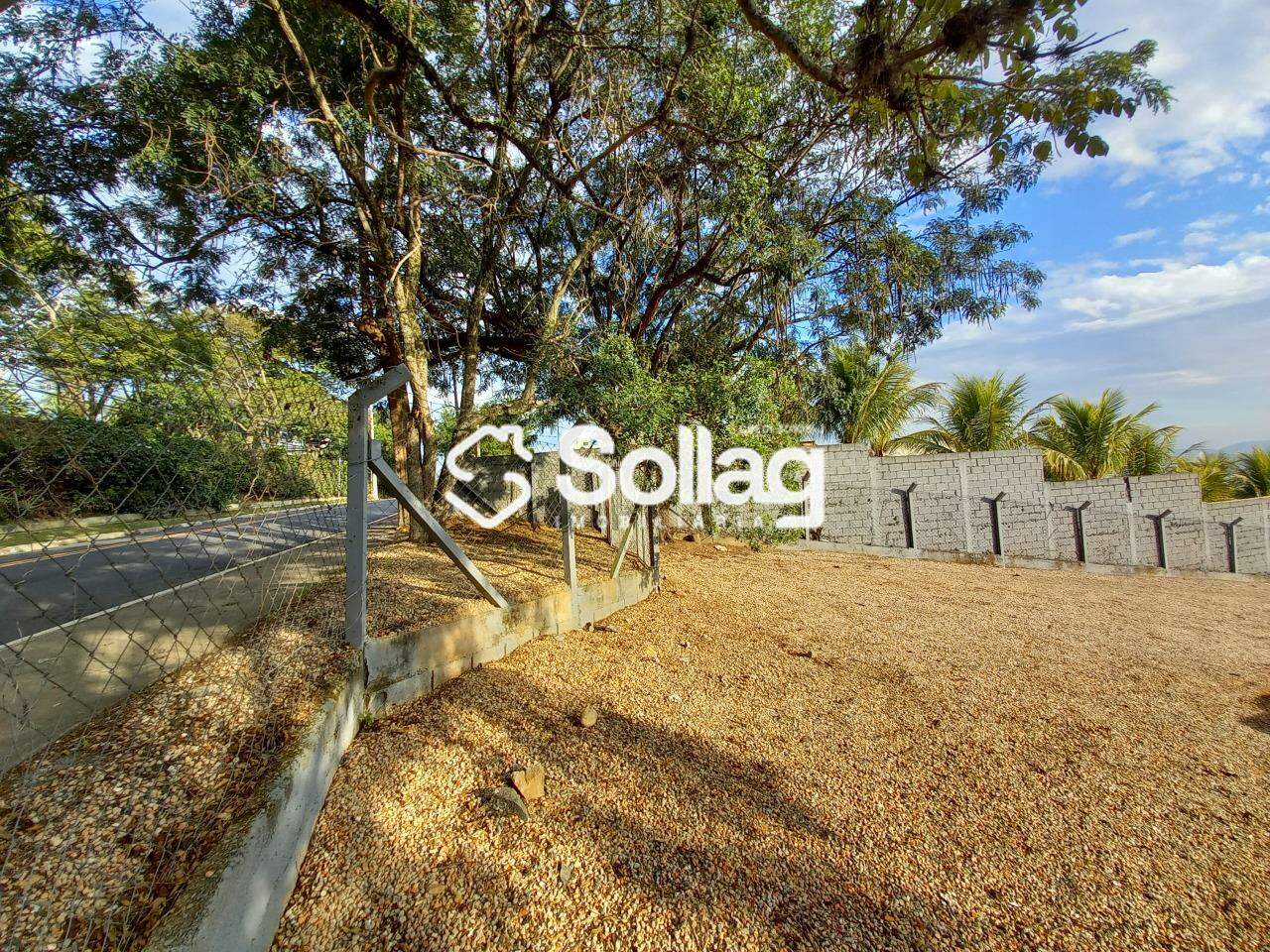 terreno à venda no Pinheirinho: 