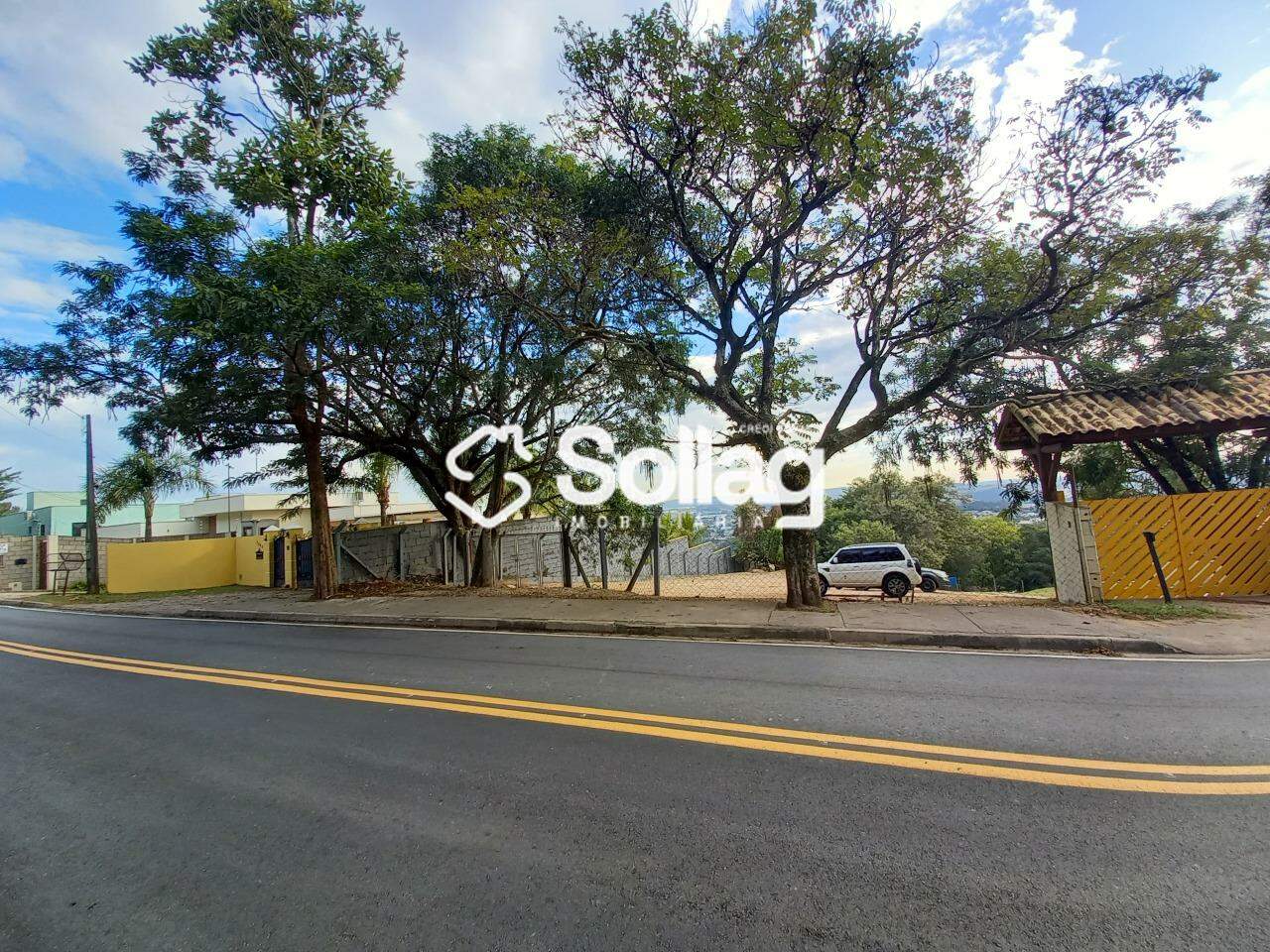 terreno à venda no Pinheirinho: 