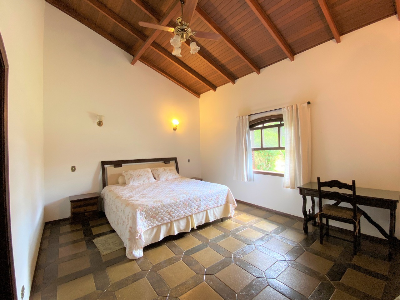 Casa em condomínio à venda no Condomínio Vale da Santa Fé: 