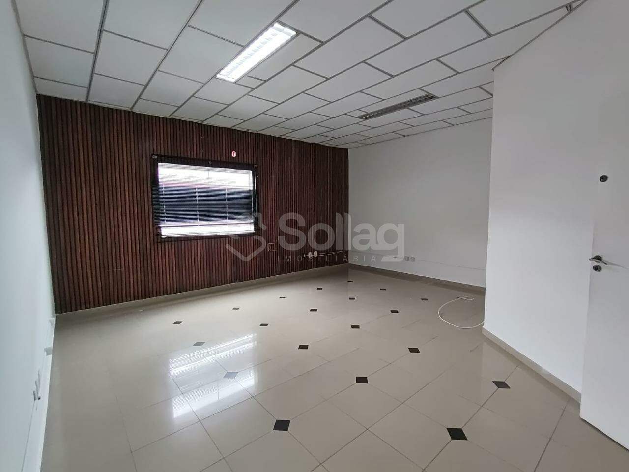 Sala para aluguel no Centro: