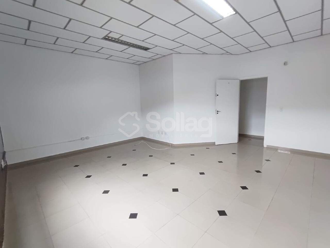 Sala para aluguel no Centro: 