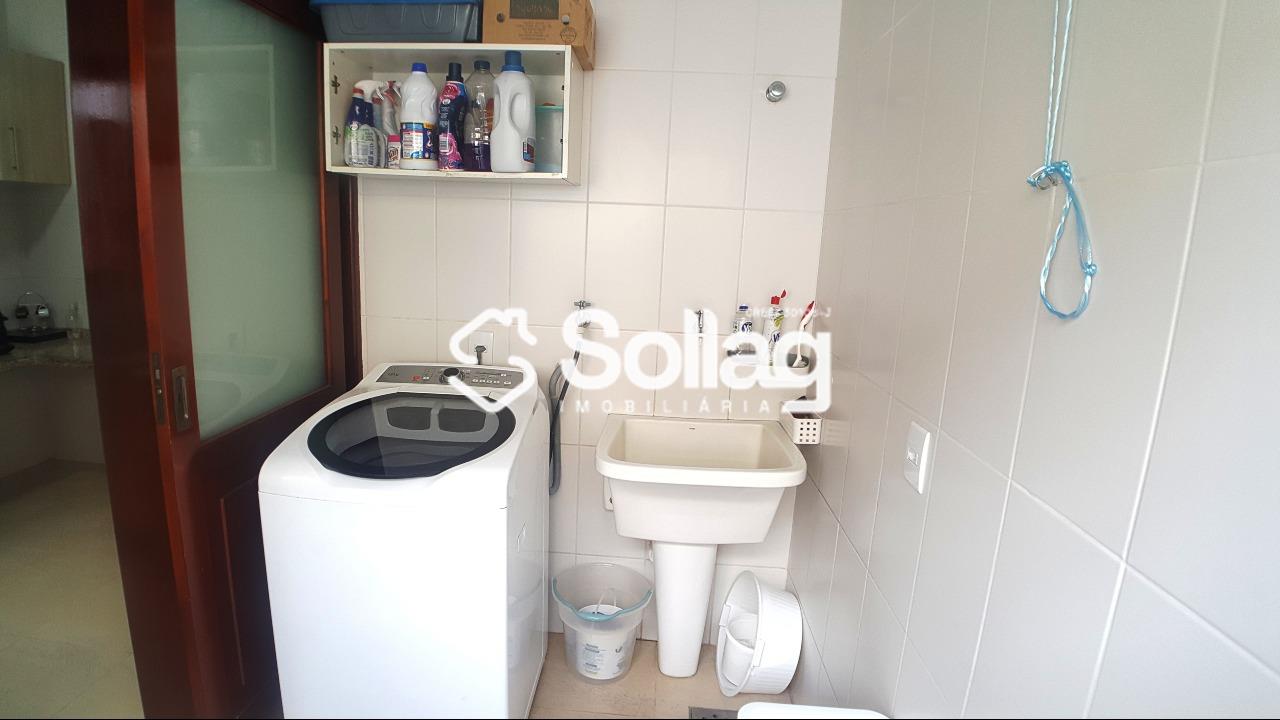 Casa em condomínio à venda no Condomínio Jardim das Palmeiras: 