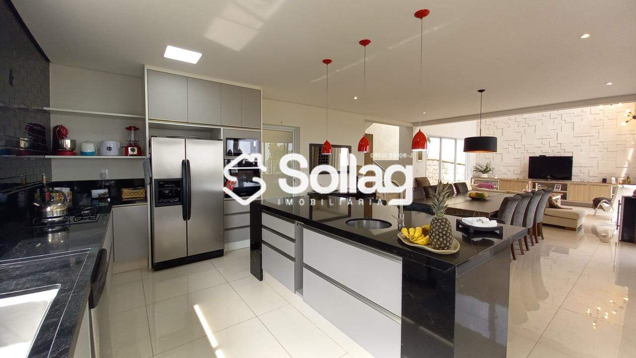 Casa em condomínio à venda no Condomínio Alpes de Vinhedo: 