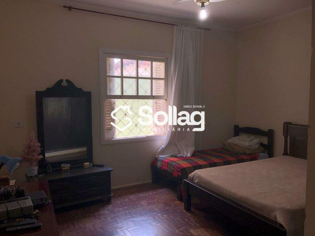 Casa à venda no Centro: 