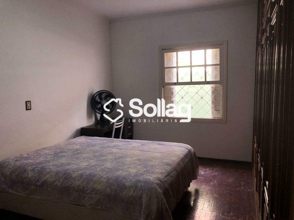 Casa à venda no Centro: 