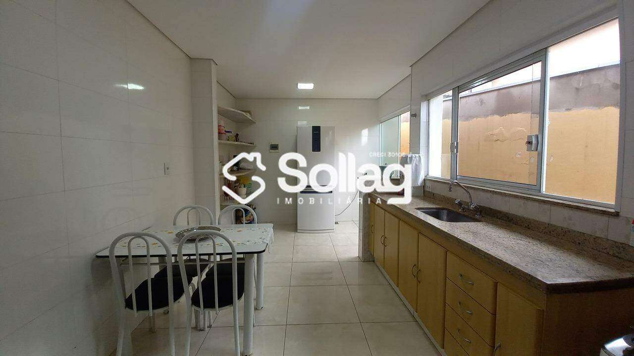 Casa à venda no Centro: 