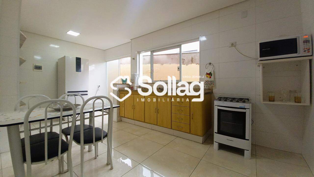 Casa à venda no Centro: 