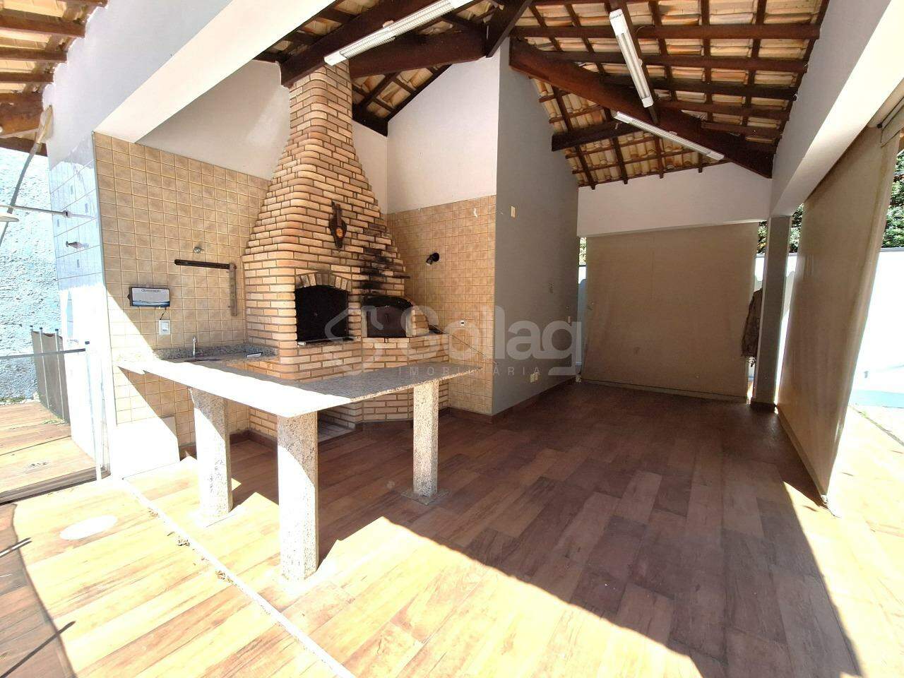 Casa em condomínio para aluguel no Bosque: 