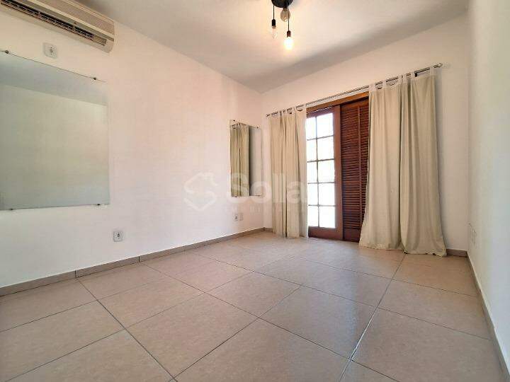 Casa em condomínio para aluguel no Bosque: