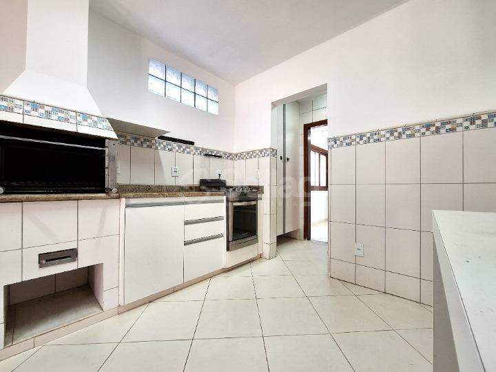 Casa em condomínio para aluguel no Bosque: