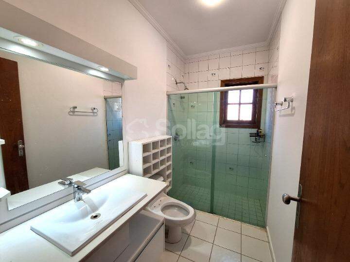 Casa em condomínio para aluguel no Bosque: