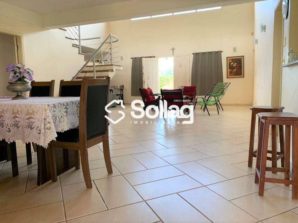 Casa à venda no Pinheirinho: 