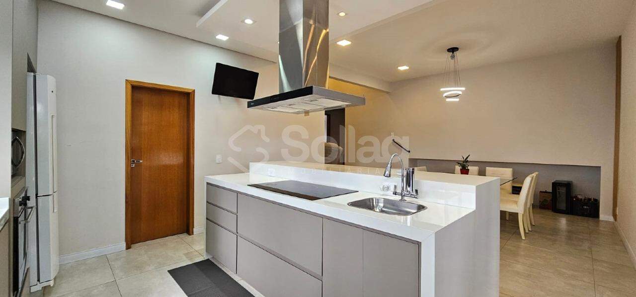 Casa em condomínio à venda no Terras de Santa Teresa II: 