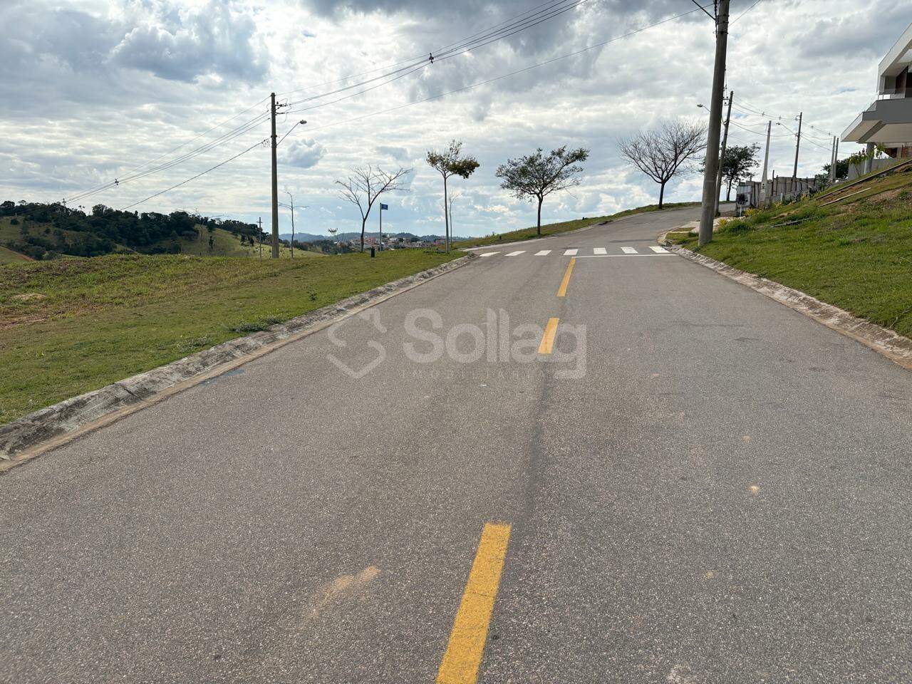 Terreno em condomínio à venda no Condomínio Reserva Santa Monica: 