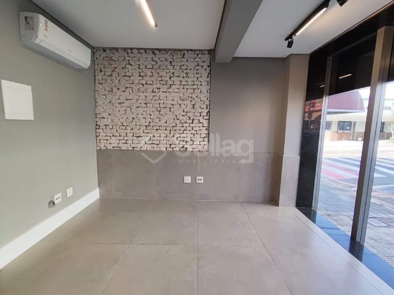 Sala para aluguel no Centro: 