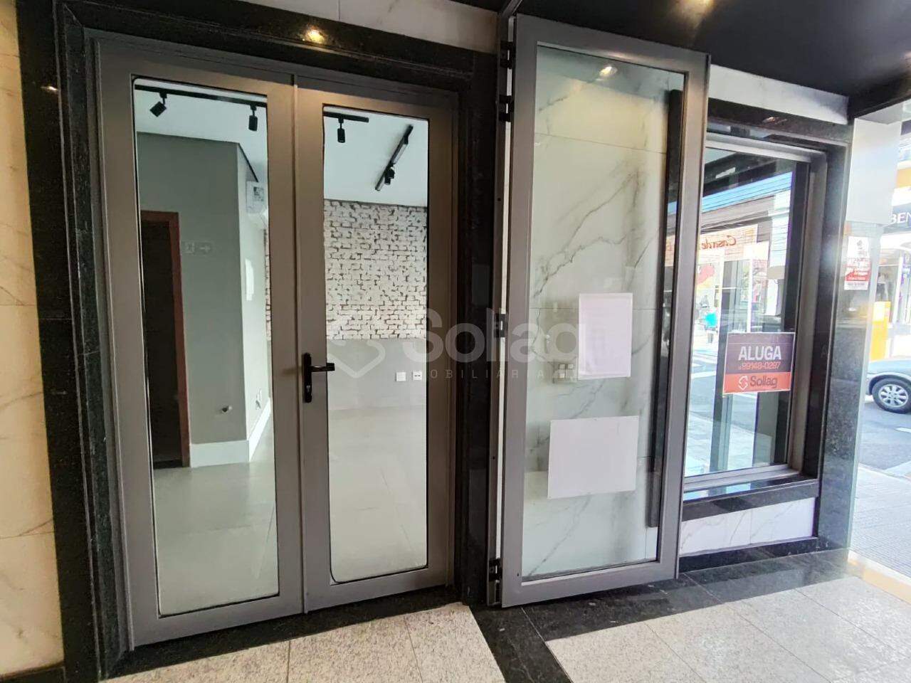 Sala para aluguel no Centro: 