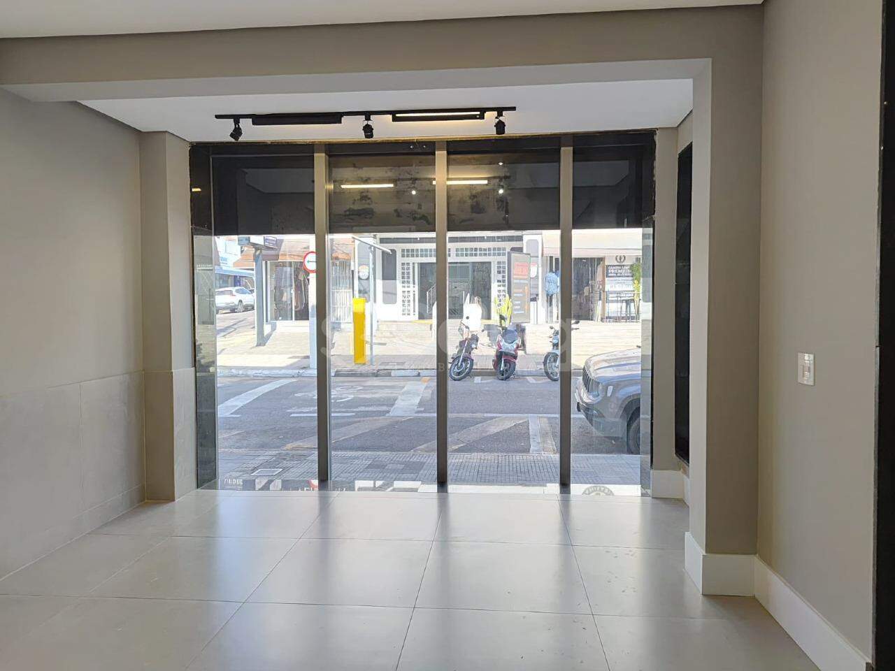 Sala para aluguel no Centro: 