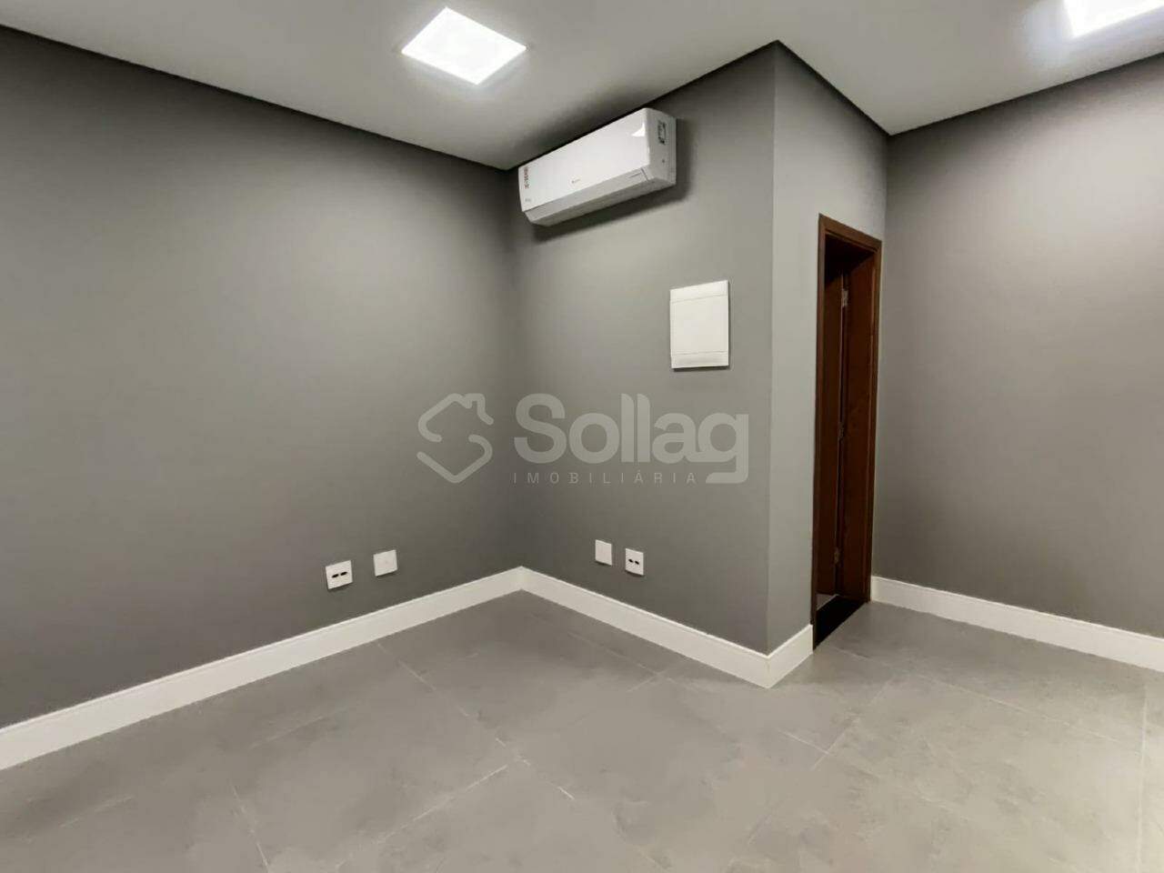 Sala para aluguel no Centro: 