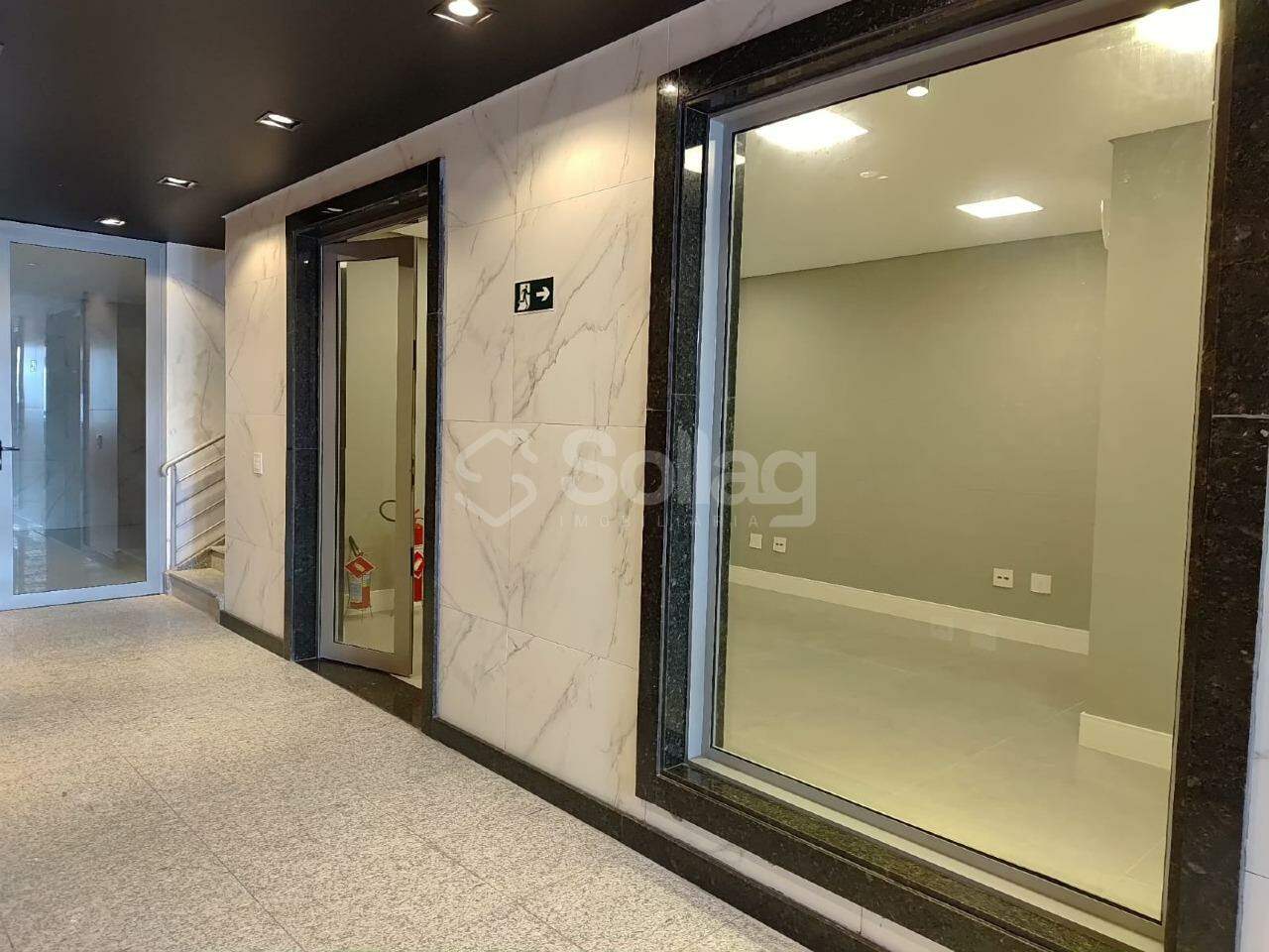 Sala para aluguel no Centro: 