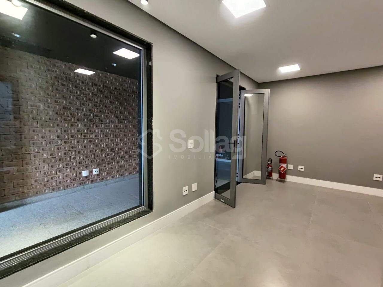 Sala para aluguel no Centro: 