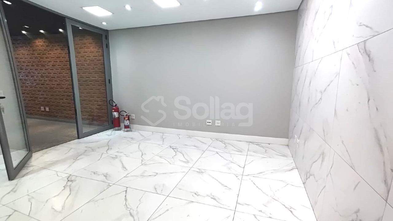 Sala para aluguel no Centro: 
