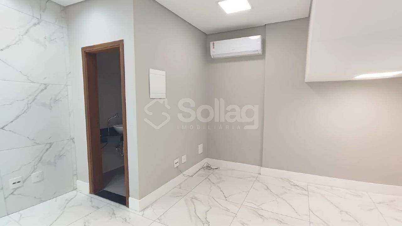 Sala para aluguel no Centro: 