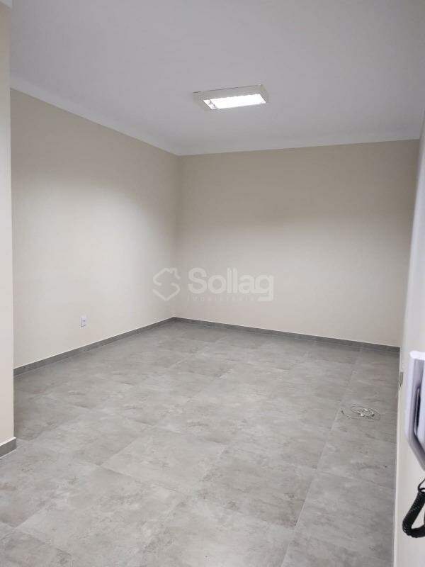Sala para aluguel no Santa Rosa: 