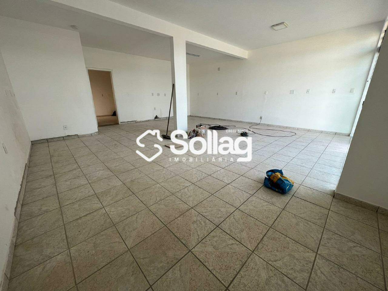 Sala para aluguel no Santa Rosa: