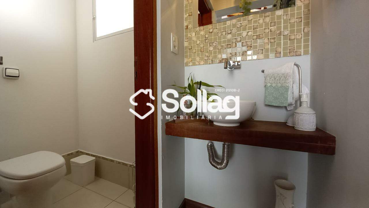 Casa em condomínio à venda no Condomínio Terras de Vinhedo: 