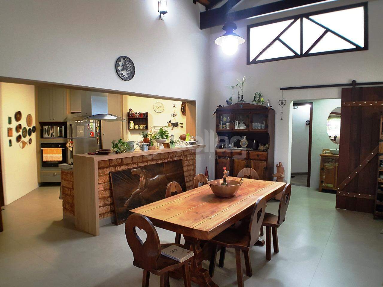 Casa em condomínio à venda no Marambaia: