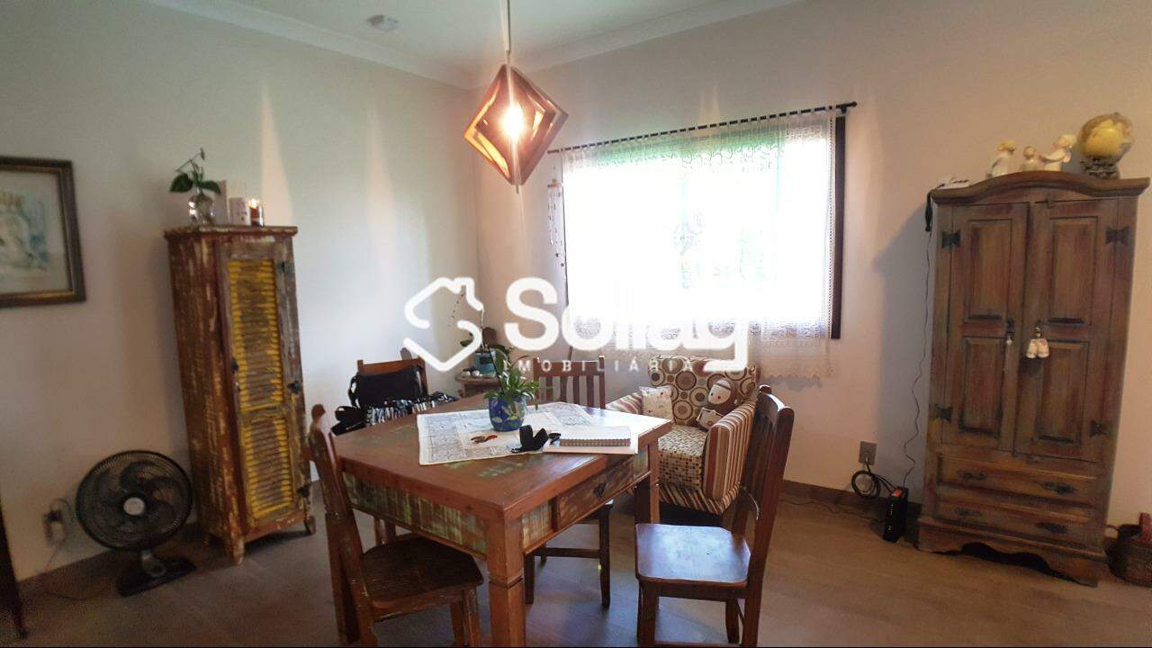 Casa em condomínio à venda no Marambaia: