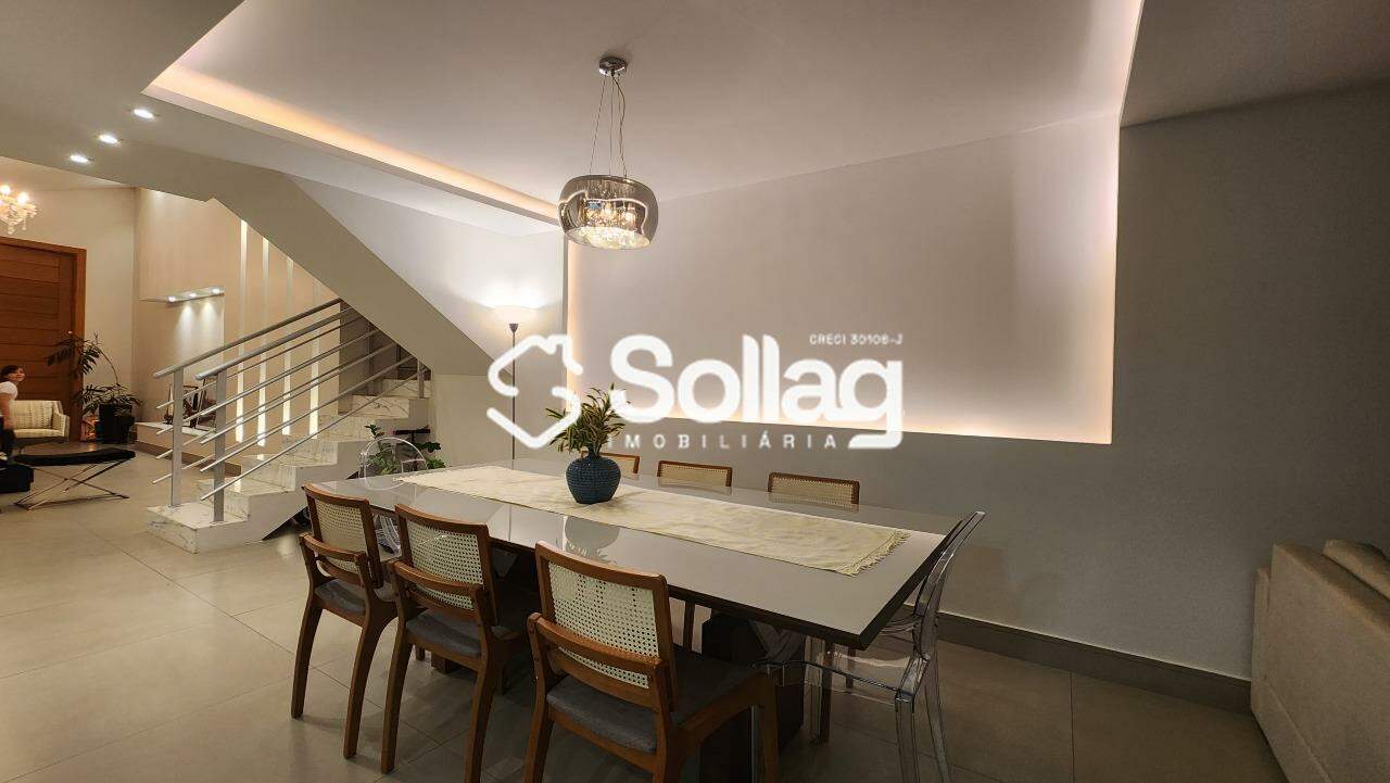 Casa em condomínio à venda no Condomínio Ipê Velho: 