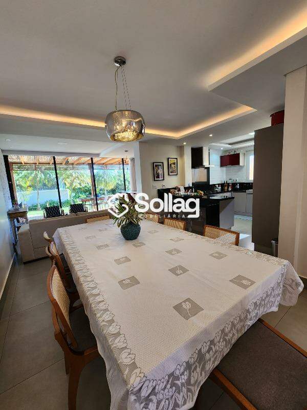 Casa em condomínio à venda no Condomínio Ipê Velho: 