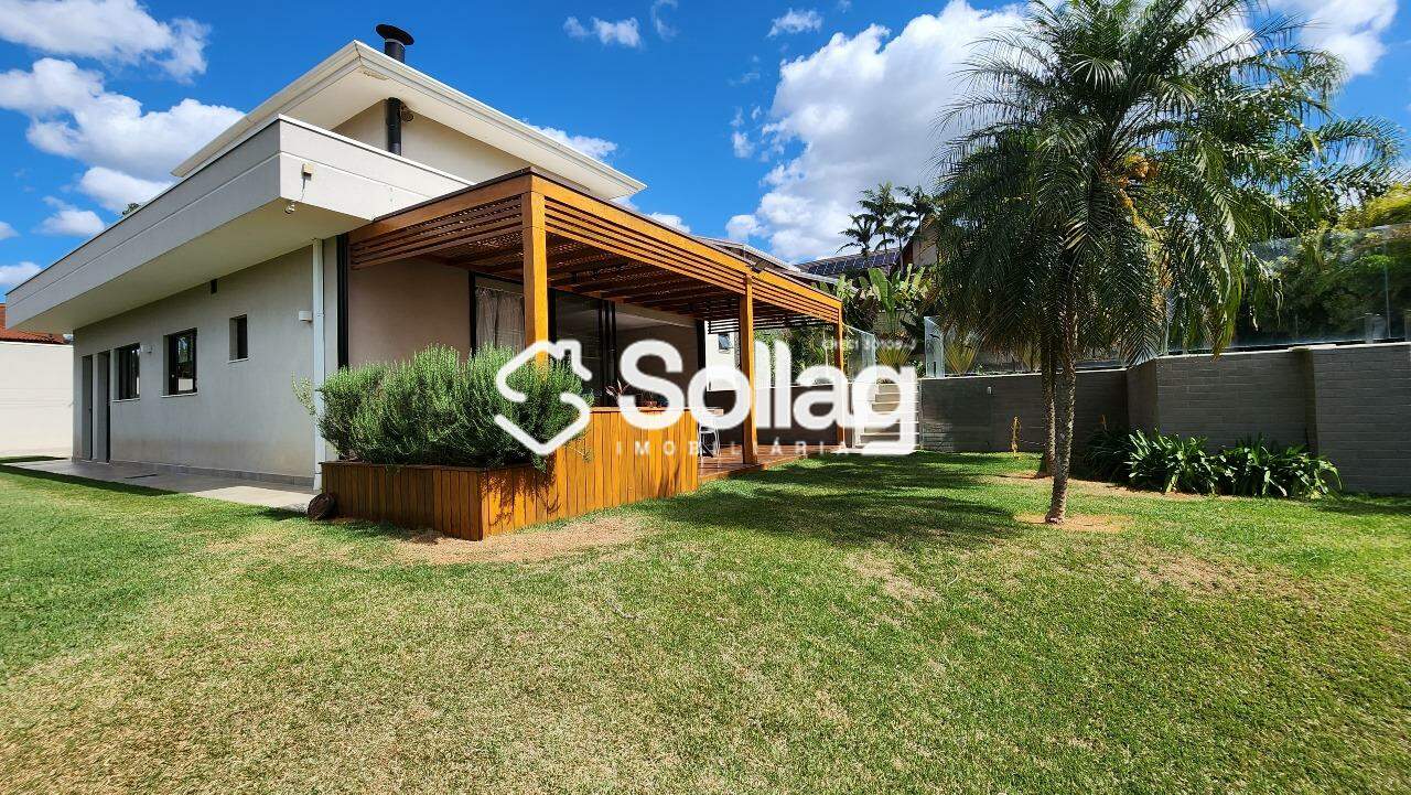 Casa em condomínio à venda no Condomínio Ipê Velho: 