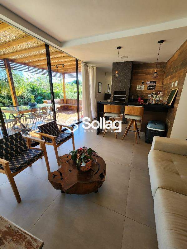 Casa em condomínio à venda no Condomínio Ipê Velho: 